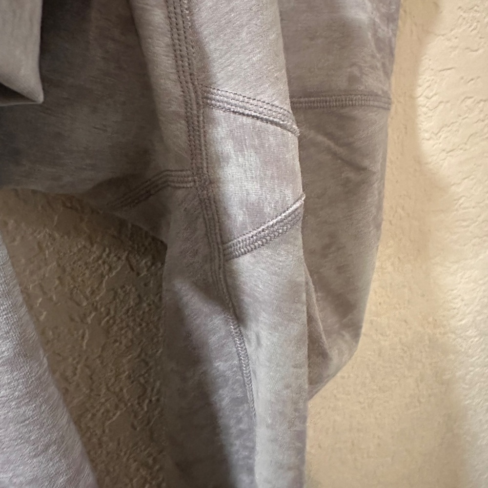 Lululemon gray leggings - Picture 5 of 8